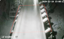 皮带跑偏